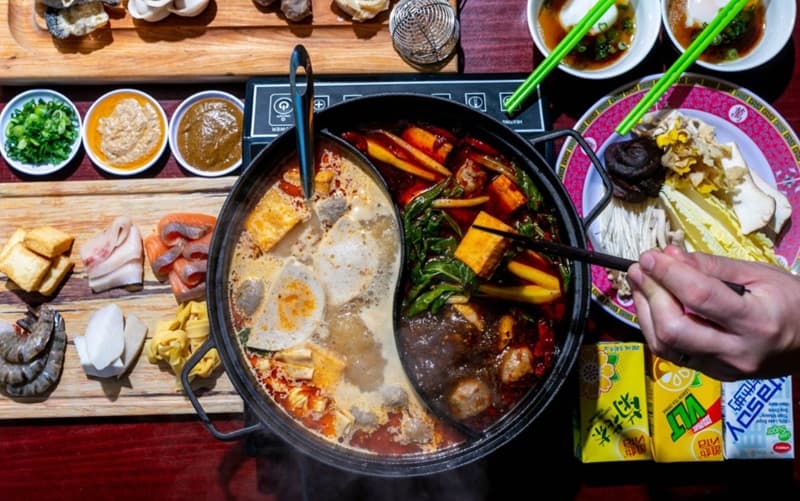 Bahaya Meniup Makanan Panas Menurut Medis, Jangan Dilakukan Bahaya Meniup Makanan Panas Menurut Medis, Jangan Dilakukan