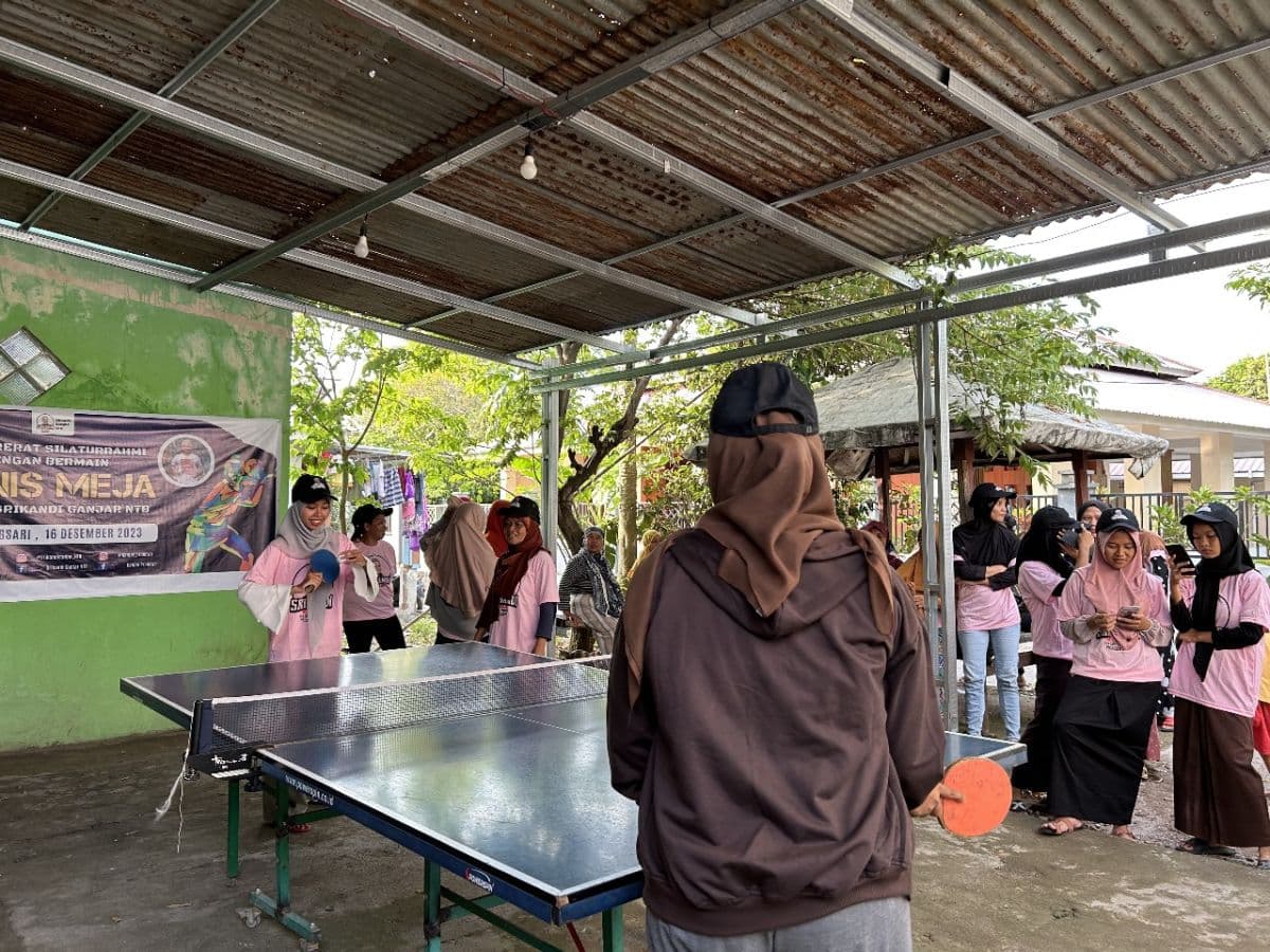 Lewat Olahraga, Relawan Ganjar-Mahfud NTB Pererat Silaturahmi dengan Anak Muda Lewat Olahraga, Relawan Ganjar-Mahfud NTB Pererat Silaturahmi dengan Anak Muda