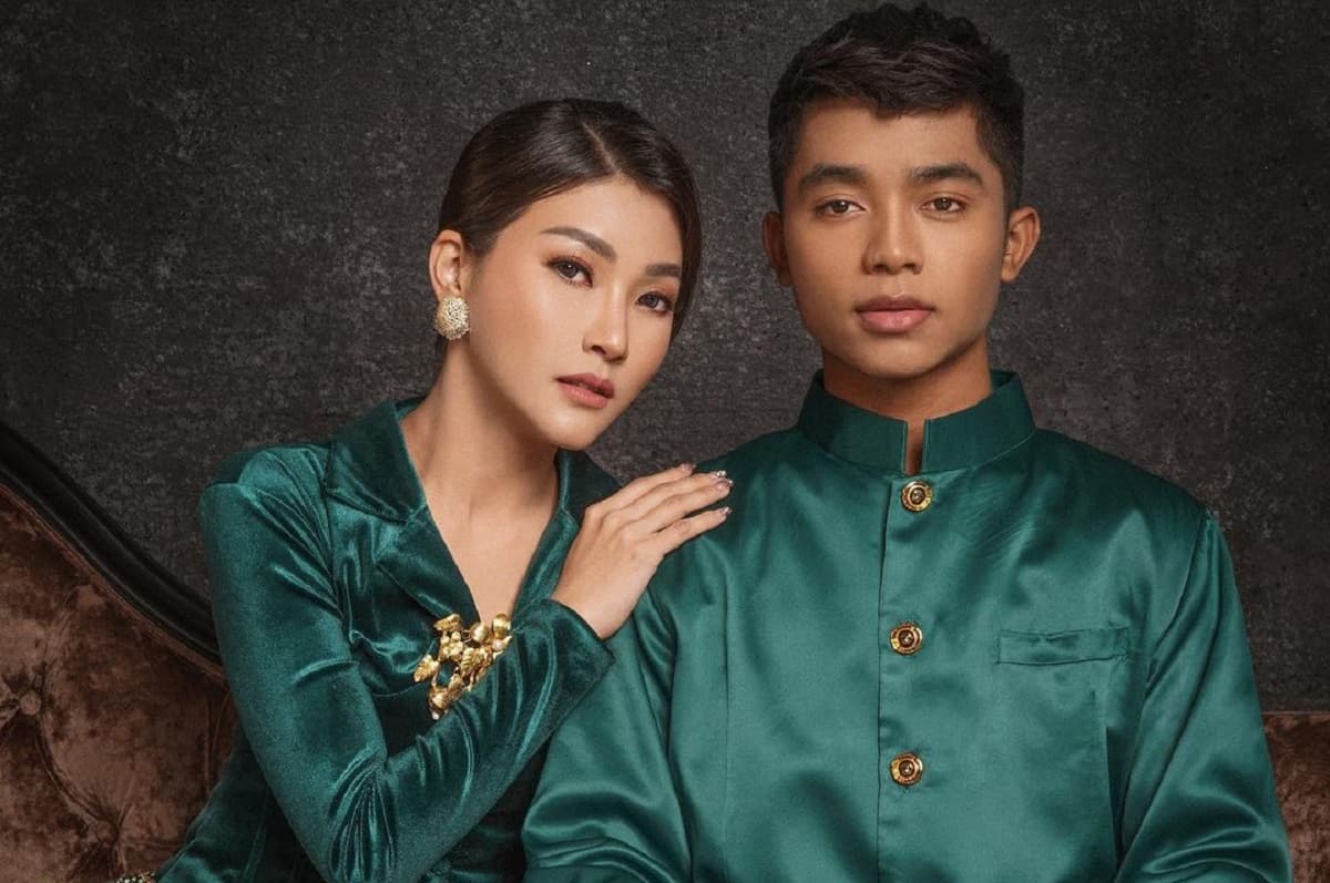 Betrand Peto Tanggapi Isu Hubungan Gelap dengan Sarwendah: Bunda, Maaf Ya Betrand Peto Tanggapi Isu Hubungan Gelap dengan Sarwendah: Bunda, Maaf Ya