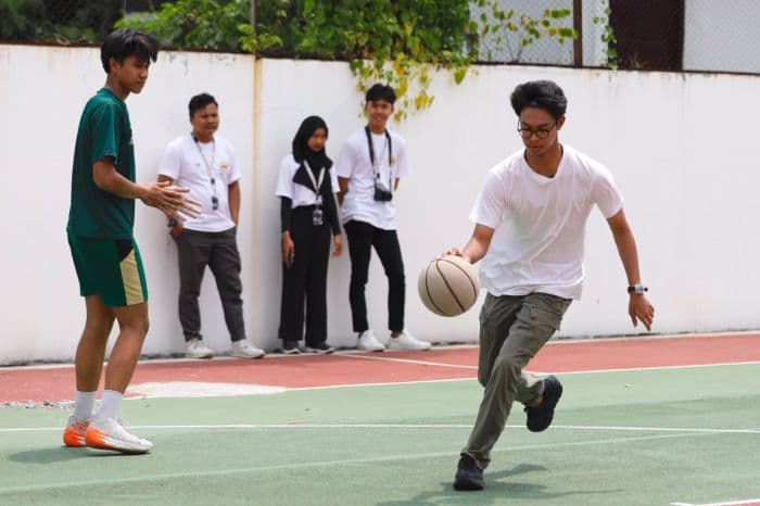 Kala Alam Ganjar Main Basket di Hetero Space Purwokerto Kala Alam Ganjar Main Basket di Hetero Space Purwokerto