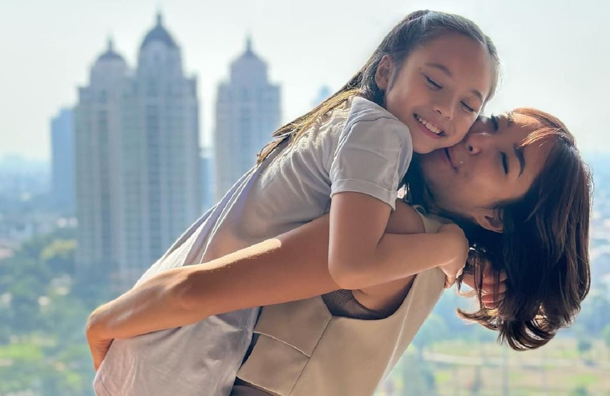 Gisella Anastasia Terharu Lihat Gempi Jadi Pembaca Puisi di Perayaan Natal Nasional 2023 Gisella Anastasia Terharu Lihat Gempi Jadi Pembaca Puisi di Perayaan Natal Nasional 2023