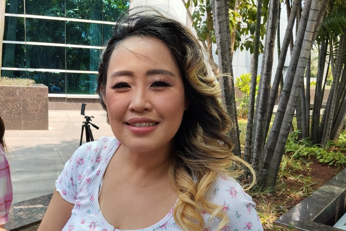 Pinkan Mambo Akui Sempat Jijik dengan Arya Khan Karena Punya Kulit Hitam Pinkan Mambo Akui Sempat Jijik dengan Arya Khan Karena Punya Kulit Hitam