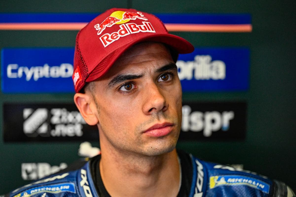 Penyebab Miguel Oliveira Bakal Dapat Motor Pabrikan Aprilia di MotoGP 2024 meski Perkuat Tim Satelit Trackhouse Racing Penyebab Miguel Oliveira Bakal Dapat Motor Pabrikan Aprilia di MotoGP 2024 meski Perkuat Tim Satelit Trackhouse Racing
