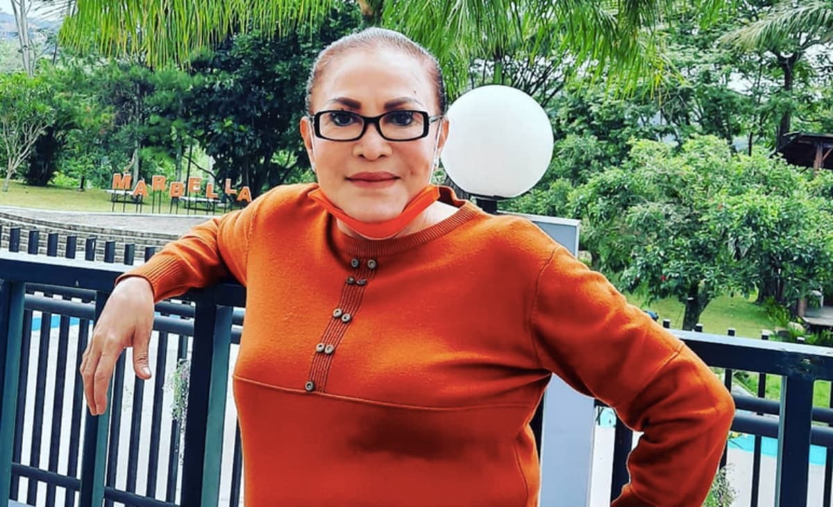 Perjalanan Karier Mpok Atiek, Pelawak Senior yang Kini Idap Polip di Usus Perjalanan Karier Mpok Atiek, Pelawak Senior yang Kini Idap Polip di Usus