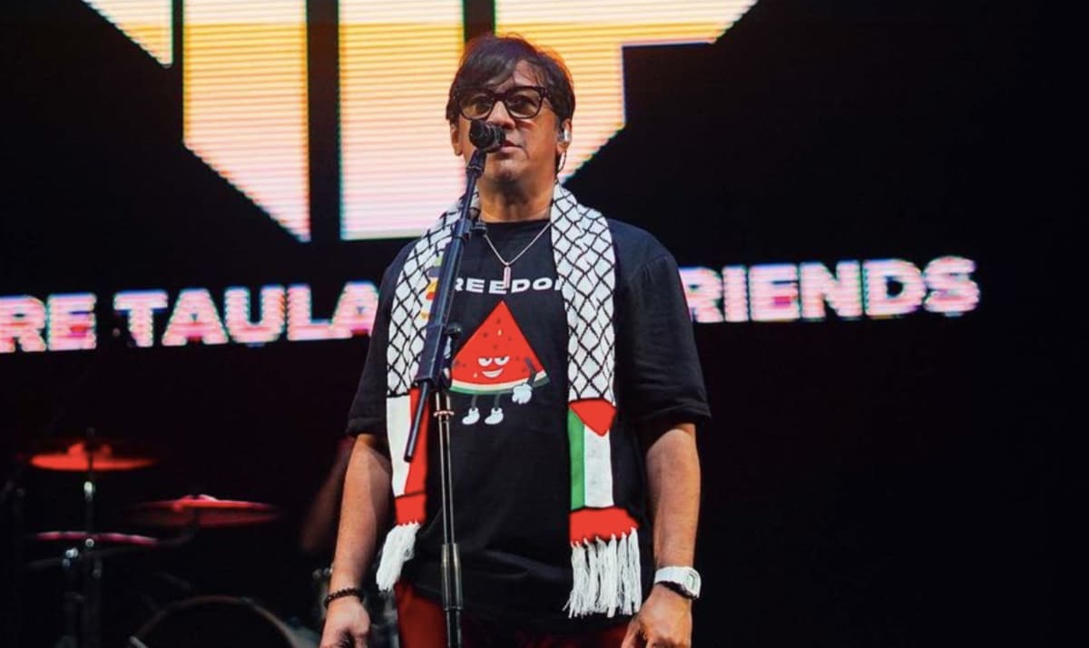 Andre Taulany dan Stinky Dilarang Bawakan Lagu <i>Mungkinkah</i> Andre Taulany dan Stinky Dilarang Bawakan Lagu <i>Mungkinkah</i>