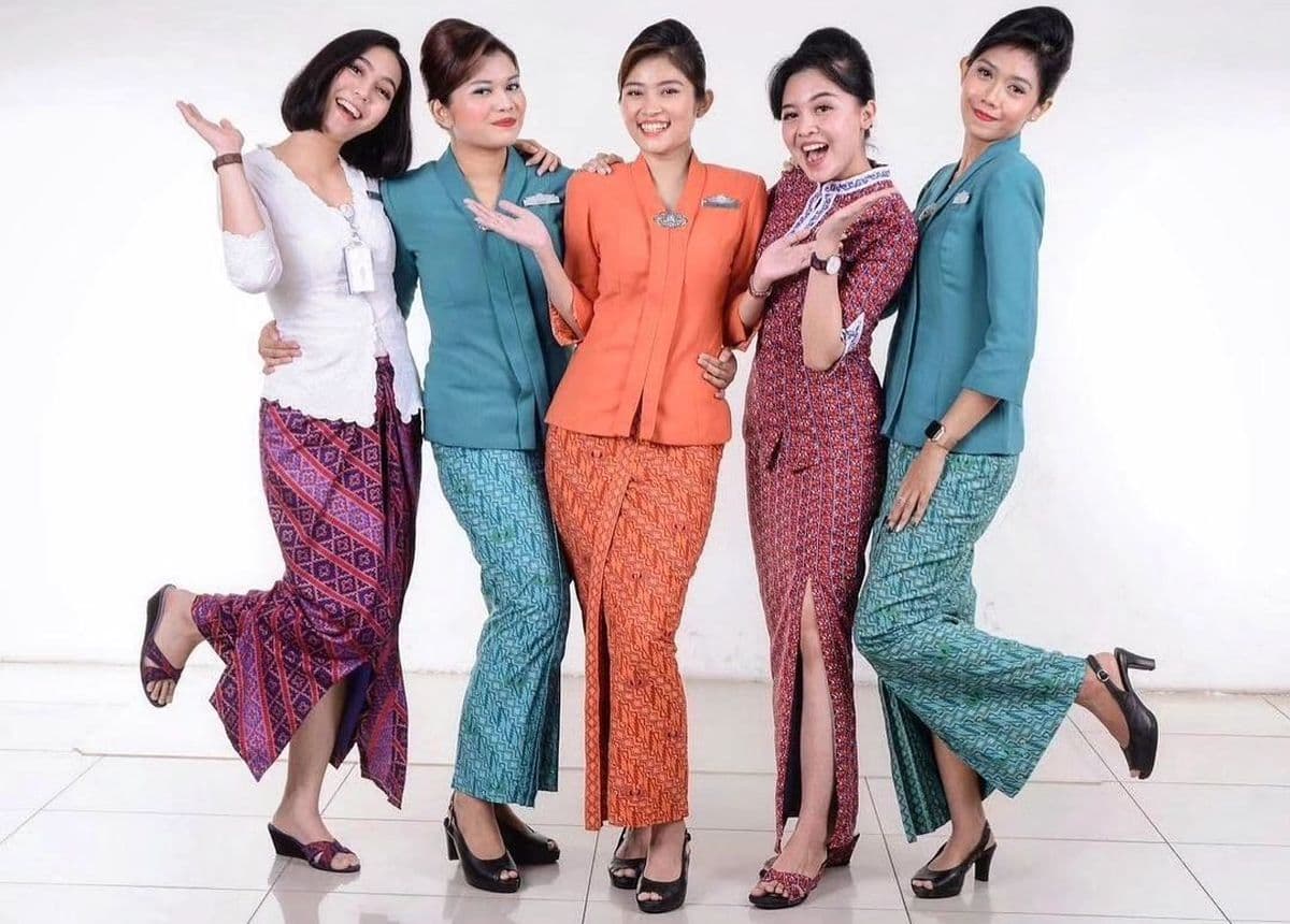 Potret Seragam Pramugari Maskapai Indonesia, dari Citilink hingga Lion Air Potret Seragam Pramugari Maskapai Indonesia, dari Citilink hingga Lion Air