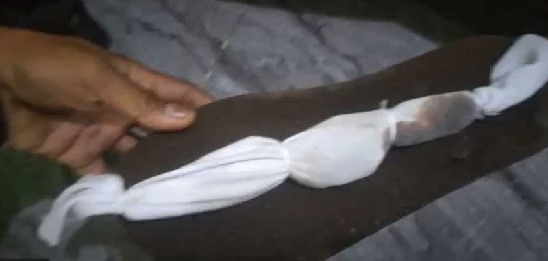 Pasuruan Gempar! Warga Desa Sruwi Diteror Pocong Mini di Depan Rumah Pasuruan Gempar! Warga Desa Sruwi Diteror Pocong Mini di Depan Rumah