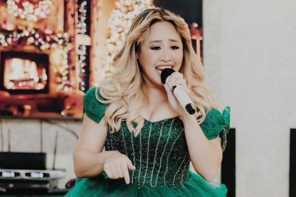 Begini Sosok Pinkan Mambo di Hadapan Mertua dan Kakak Ipar Begini Sosok Pinkan Mambo di Hadapan Mertua dan Kakak Ipar