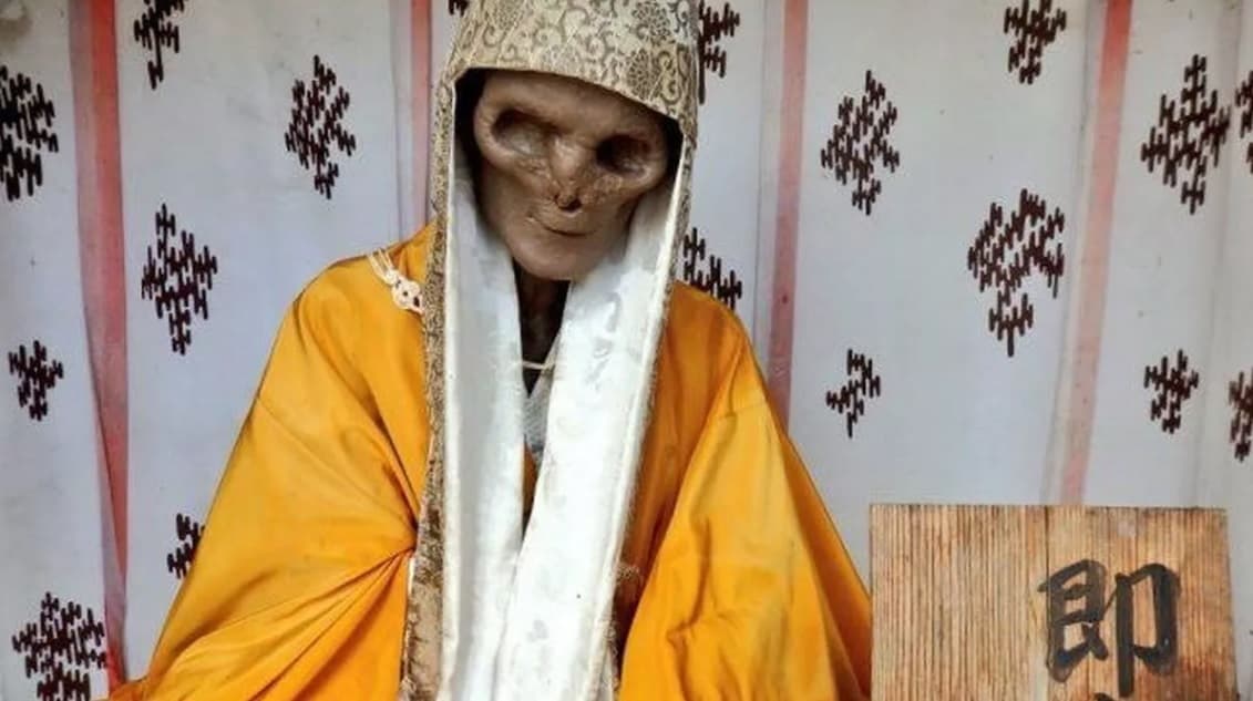 Mengenal Ritual Mengerikan Biksu Jepang, Rela Dikubur Hidup-Hidup Demi Jadi Mumi Mengenal Ritual Mengerikan Biksu Jepang, Rela Dikubur Hidup-Hidup Demi Jadi Mumi