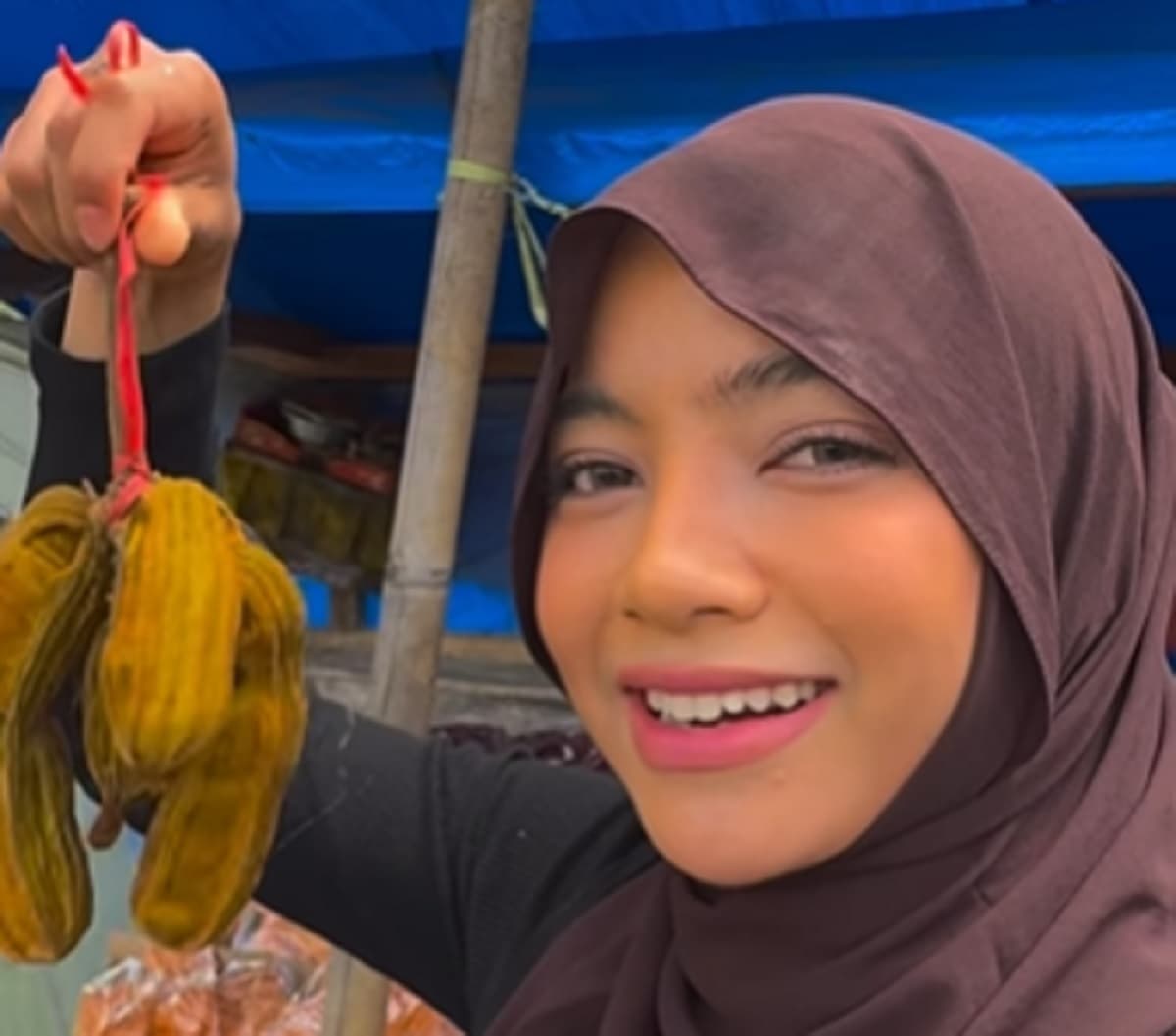 Oklin Cicipi Ice Cream Bean di Bali, Tuai Pujian Netizen Oklin Cicipi Ice Cream Bean di Bali, Tuai Pujian Netizen