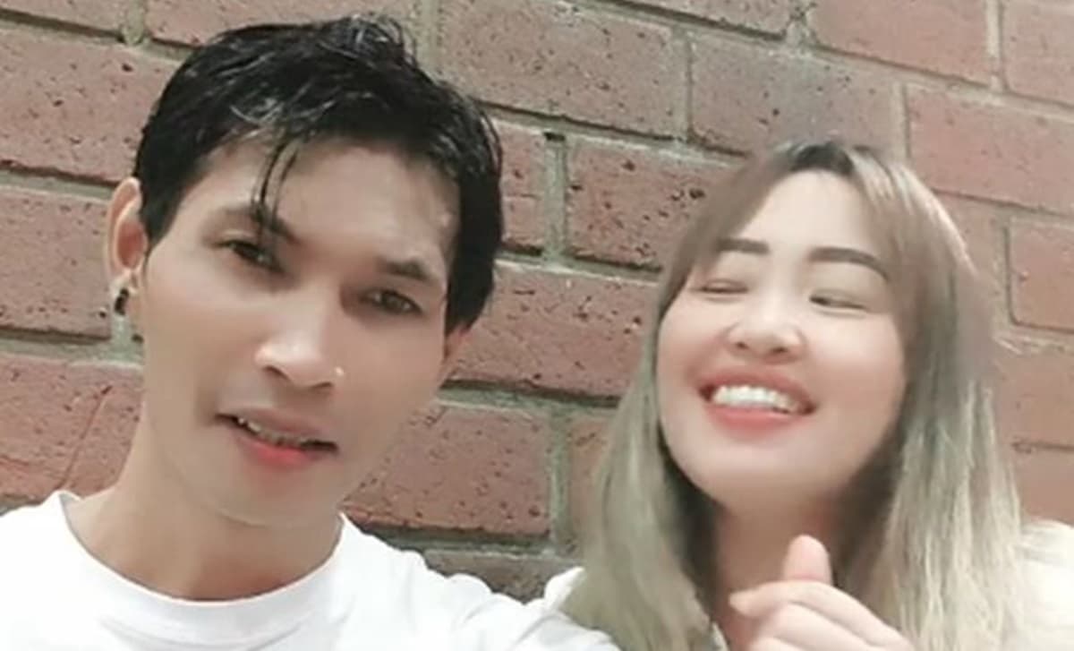 Michelle Ashley <i>Ogah</i> Anggap Arya Khan sebagai Ayah Sambungnya Michelle Ashley <i>Ogah</i> Anggap Arya Khan sebagai Ayah Sambungnya