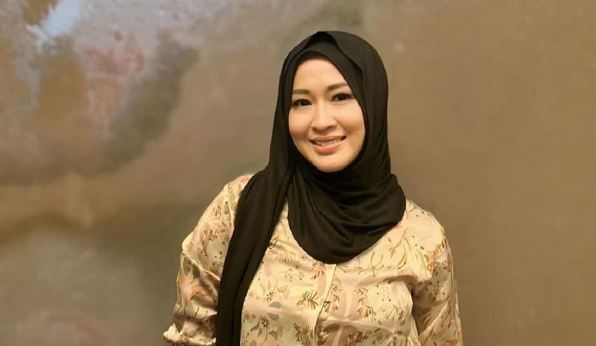 Okie Agustina Bahagia Cerai dari Gunawan Dwi Cahyo, Tak Sabar Jalani Kehidupan Baru Okie Agustina Bahagia Cerai dari Gunawan Dwi Cahyo, Tak Sabar Jalani Kehidupan Baru