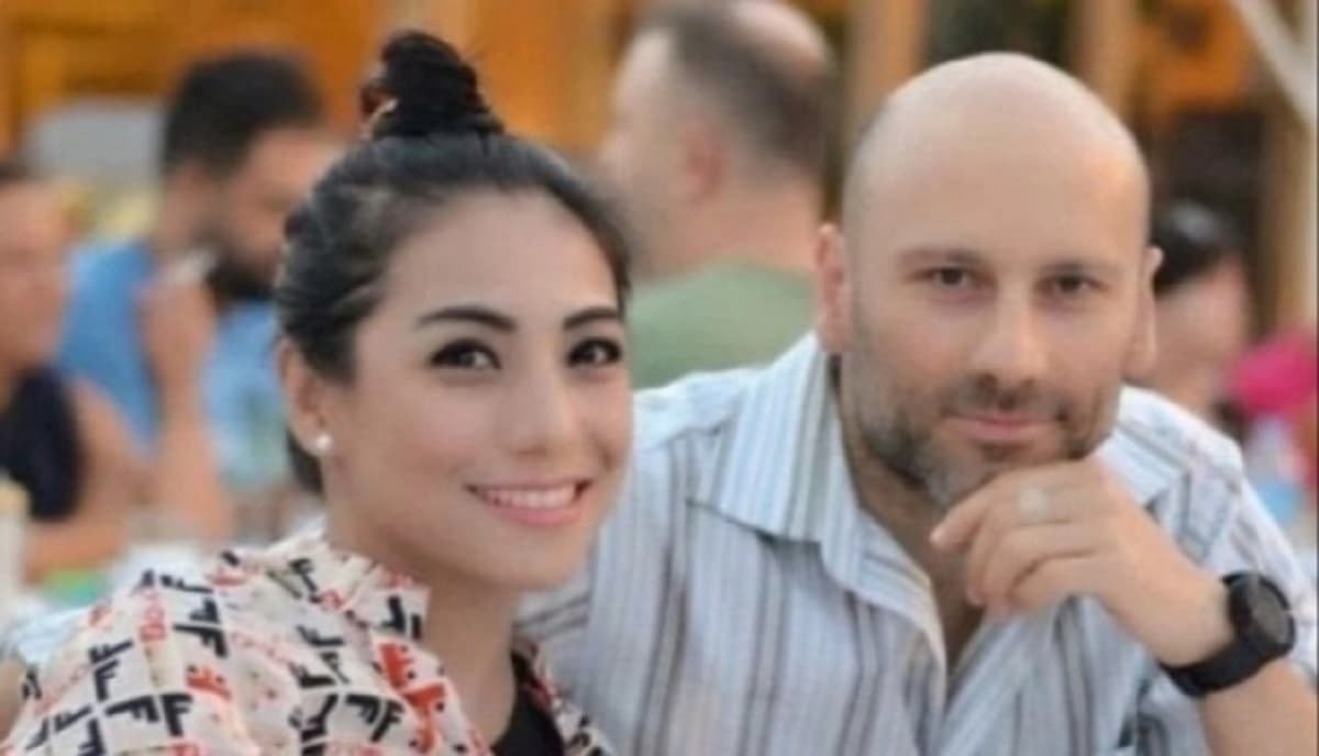 Diam-diam, Siti KDI Cerai dari Cem Junet Perk Diam-diam, Siti KDI Cerai dari Cem Junet Perk