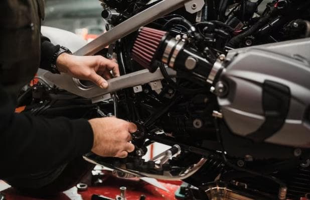 Ini Penyebab Bau Sangit pada Mesin Motor Ini Penyebab Bau Sangit pada Mesin Motor