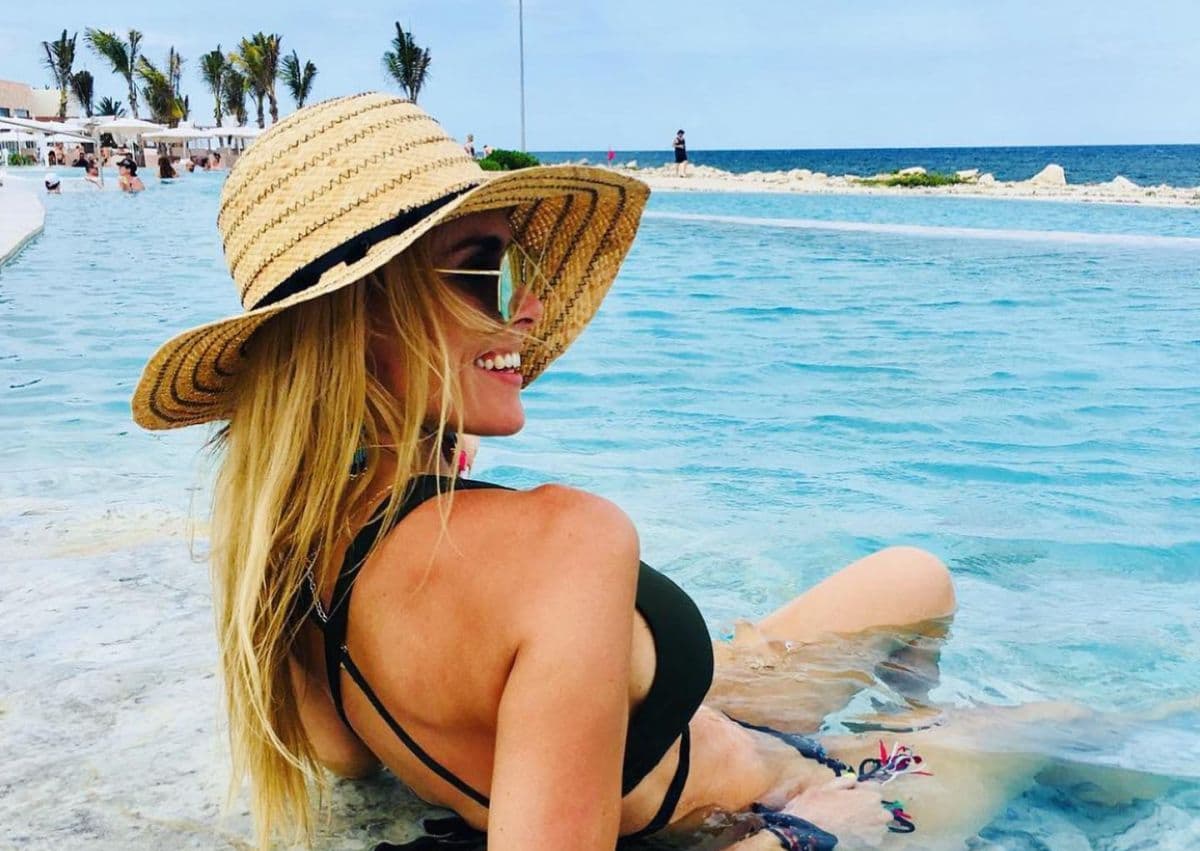 5 Potret Gadis Cuaca Cristina Blackwell, Si Seksi yang Kaya Prestasi 5 Potret Gadis Cuaca Cristina Blackwell, Si Seksi yang Kaya Prestasi