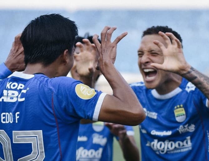 Hasil Persib Bandung vs Persebaya Surabaya di Babak Pertama: Berkat Edo Febriansyah, Maung Bandung Unggul 1-0 Hasil Persib Bandung vs Persebaya Surabaya di Babak Pertama: Berkat Edo Febriansyah, Maung Bandung Unggul 1-0