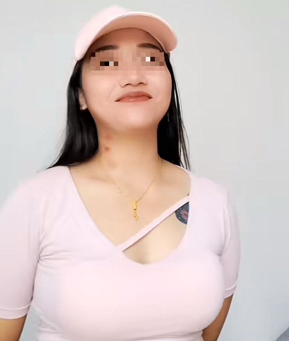 Viral TKW Taiwan Diduga <i>Ngemis Online</i> hingga Pamer Konten Syur, Bikin Heboh Netizen Viral TKW Taiwan Diduga <i>Ngemis Online</i> hingga Pamer Konten Syur, Bikin Heboh Netizen