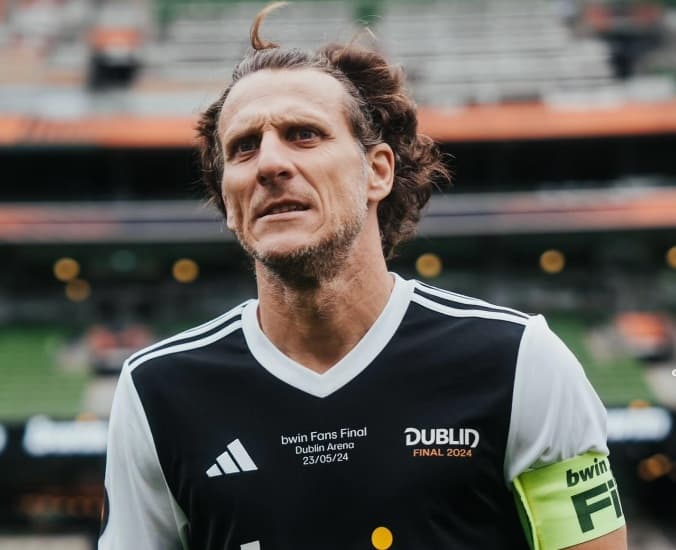 Kisah Diego Forlan, Mantan Pemain Manchester United dan Inter Milan yang Kini Banting Setir Jadi Petenis Profesional Kisah Diego Forlan, Mantan Pemain Manchester United dan Inter Milan yang Kini Banting Setir Jadi Petenis Profesional