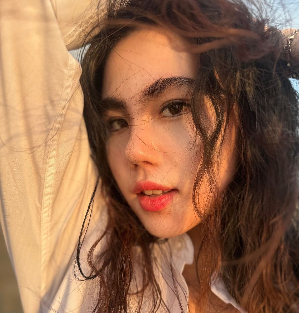 Potret Seksi Zoe Levana Liburan di Bali, Tampil Pangling dengan Rambut Keriting Potret Seksi Zoe Levana Liburan di Bali, Tampil Pangling dengan Rambut Keriting