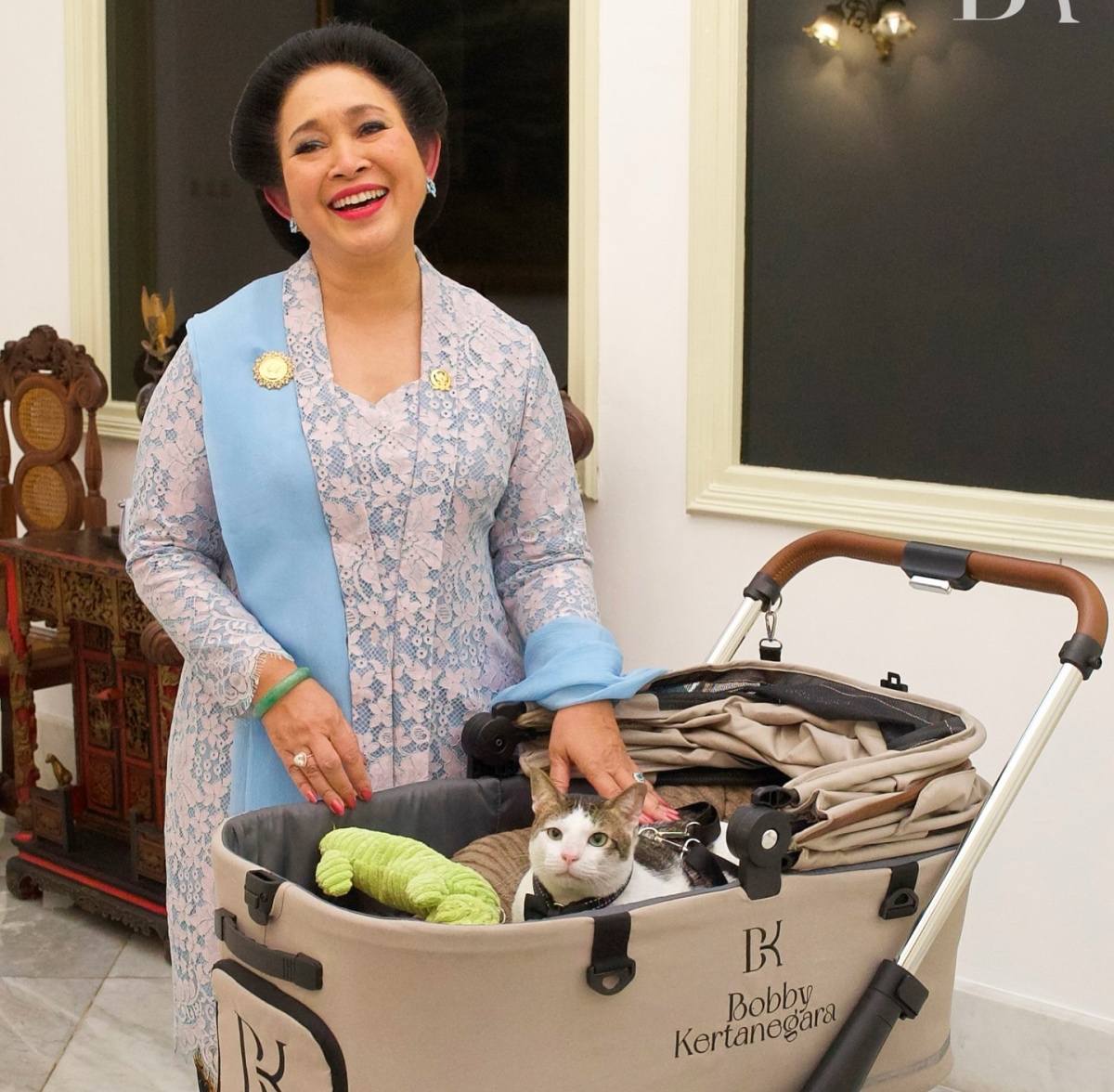 Potret Akrab Bobby Kertanegara dan Titiek Soeharto, Netizen: Lagi <i>Ngerayu</i> Ibu Ya... Potret Akrab Bobby Kertanegara dan Titiek Soeharto, Netizen: Lagi <i>Ngerayu</i> Ibu Ya...