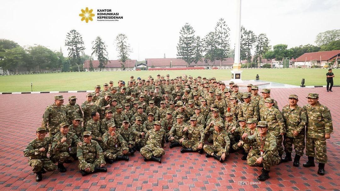 Dipakai Menteri Prabowo di Akmil Magelang, Ternyata Ini Alasan Seragam Militer Bercorak Loreng Dipakai Menteri Prabowo di Akmil Magelang, Ternyata Ini Alasan Seragam Militer Bercorak Loreng