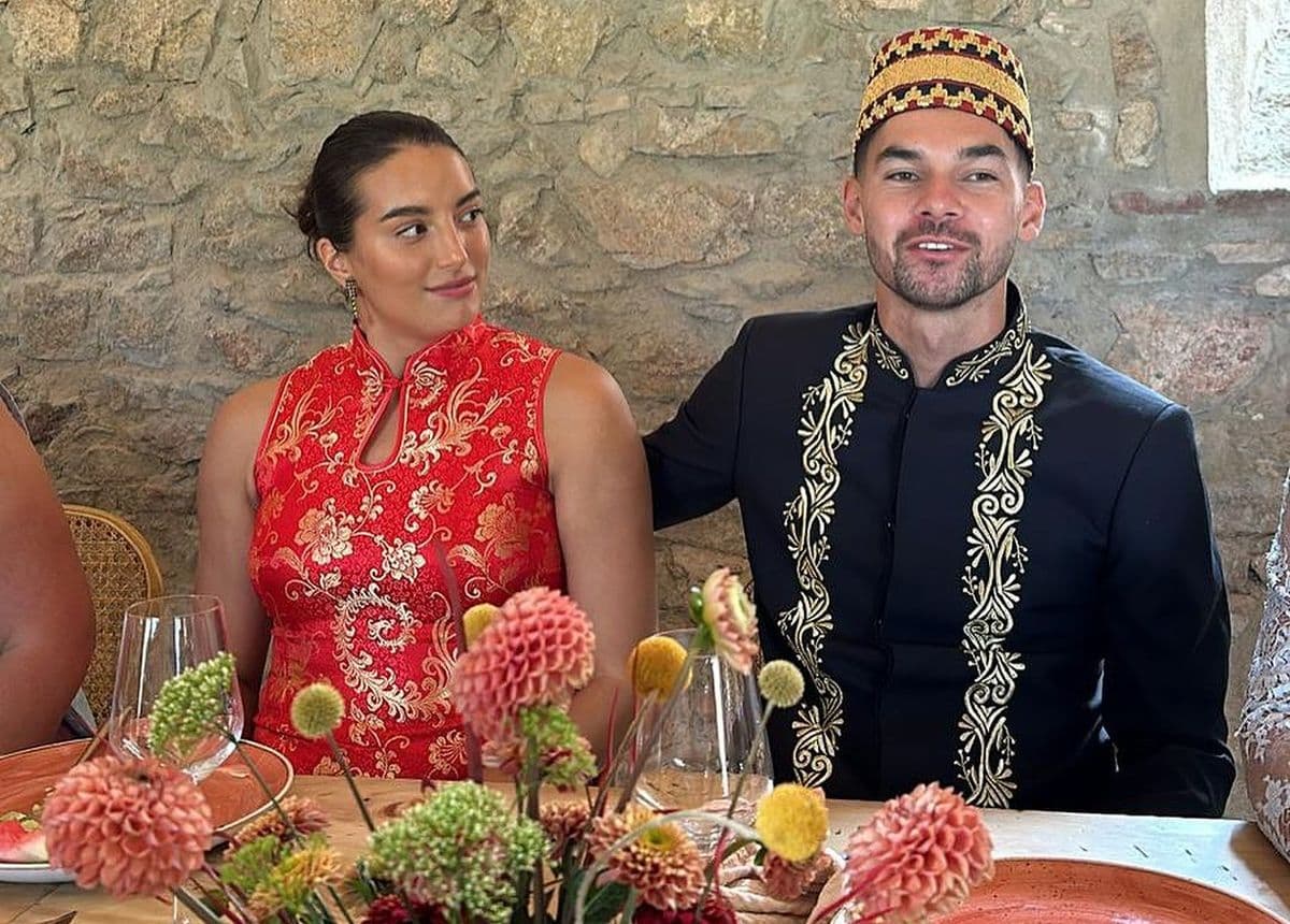 Potret Ganteng Sandy Walsh Asyik 'Ngopi Dangdut' di Belgia, Netizen: Gorengannya Mana? Potret Ganteng Sandy Walsh Asyik 'Ngopi Dangdut' di Belgia, Netizen: Gorengannya Mana?