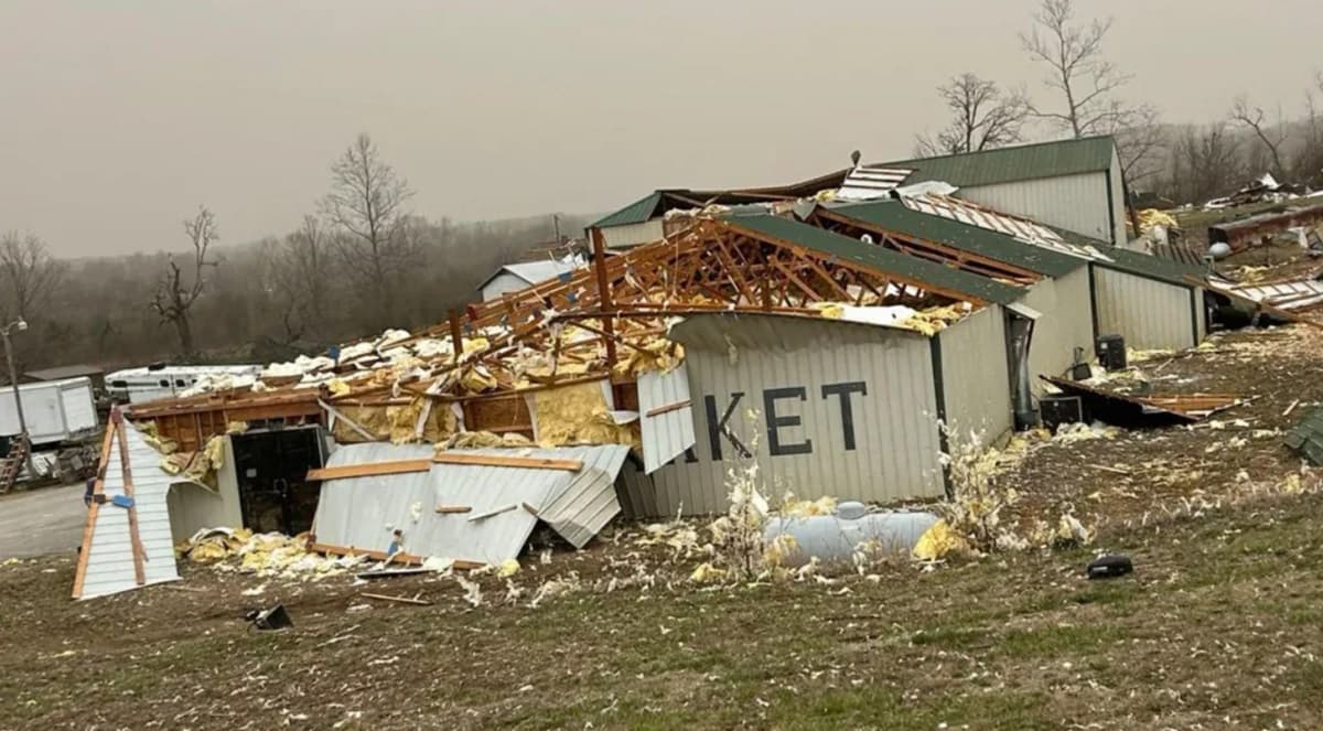 Setidaknya 34 Orang Tewas Setelah Tornado Dahsyat Terjang Beberapa Negara Bagian AS Setidaknya 34 Orang Tewas Setelah Tornado Dahsyat Terjang Beberapa Negara Bagian AS