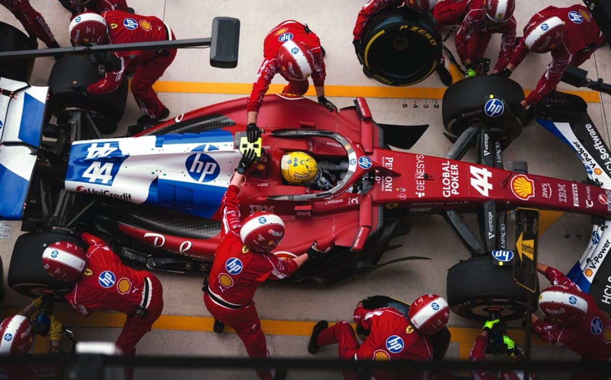 Berapa Gaji Tukang Ganti Ban Mobil F1? Jumlahnya Bikin Geleng-geleng Kepala Berapa Gaji Tukang Ganti Ban Mobil F1? Jumlahnya Bikin Geleng-geleng Kepala