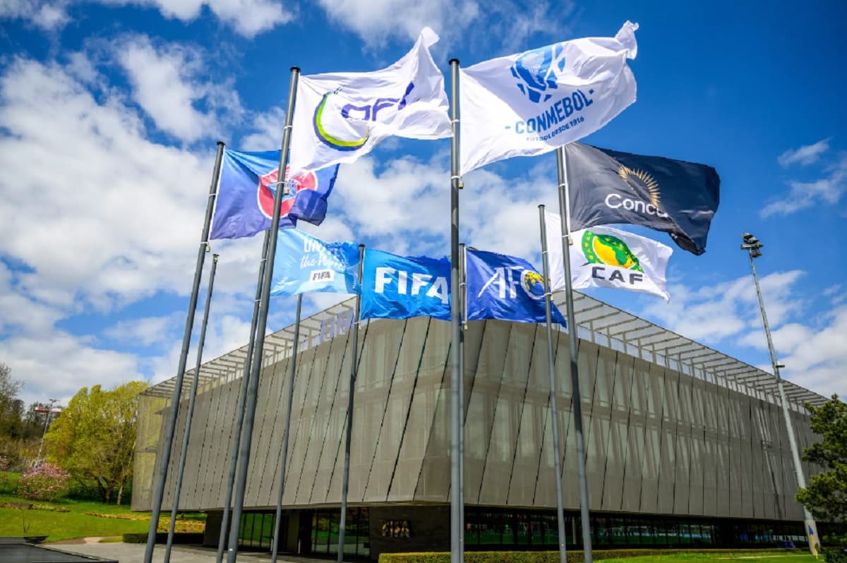 5 Sanksi FIFA yang Pernah Diberikan ke Timnas Indonesia, Nomor 1 Bikin Aktivitas Sepakbola Terhenti 5 Sanksi FIFA yang Pernah Diberikan ke Timnas Indonesia, Nomor 1 Bikin Aktivitas Sepakbola Terhenti