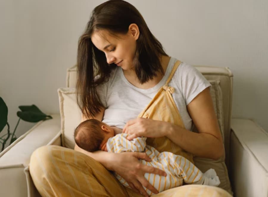 Apakah Working Mom Bisa Beri ASI Eksklusif 6 Bulan? Ini Kata Dokter Apakah Working Mom Bisa Beri ASI Eksklusif 6 Bulan? Ini Kata Dokter