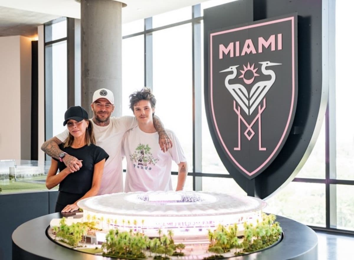 5 Pesepakbola Top Dunia yang Punya Klub Bola, Nomor 1 Legenda Barcelona 5 Pesepakbola Top Dunia yang Punya Klub Bola, Nomor 1 Legenda Barcelona