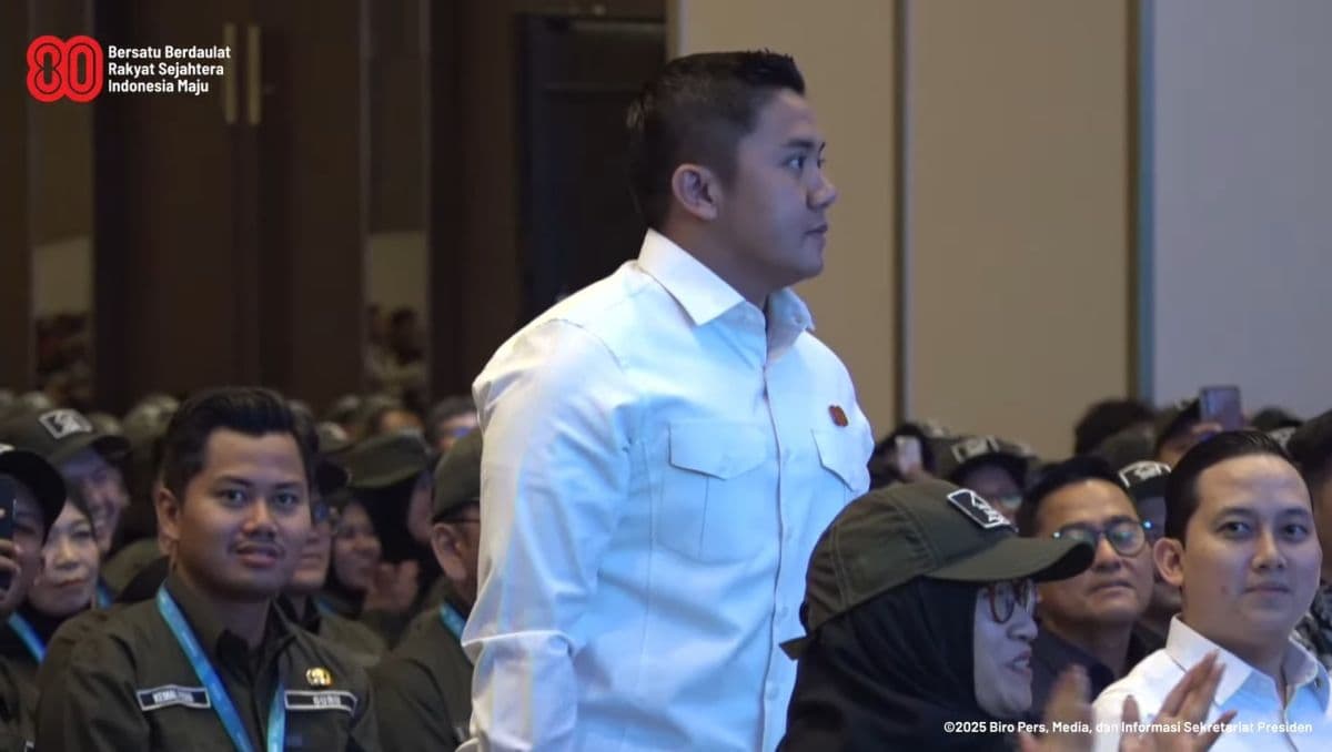 Momen Seskab Teddy Didaulat Menjadi Duta Sekolah Rakyat Momen Seskab Teddy Didaulat Menjadi Duta Sekolah Rakyat