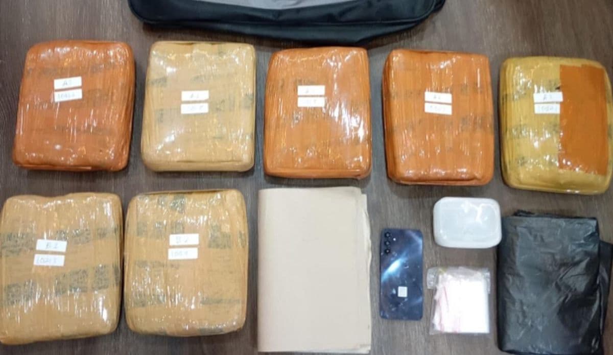 Polisi Bongkar Peredaran Narkoba di Pulogebang Jaktim, 7 Kg Ganja Disita! Polisi Bongkar Peredaran Narkoba di Pulogebang Jaktim, 7 Kg Ganja Disita!