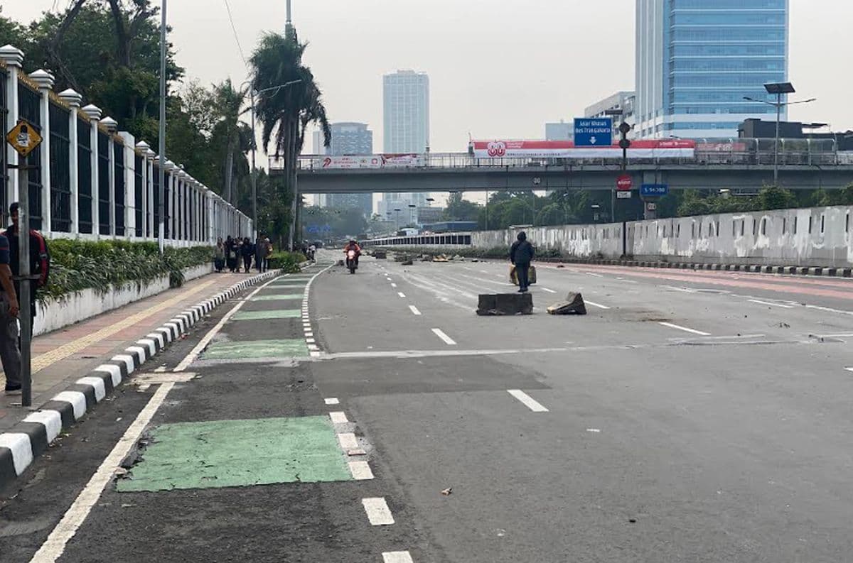 Imbas Demo di DPR, Jalan Gatot Subroto dan Gerbang Pemuda Senayan Ditutup Imbas Demo di DPR, Jalan Gatot Subroto dan Gerbang Pemuda Senayan Ditutup