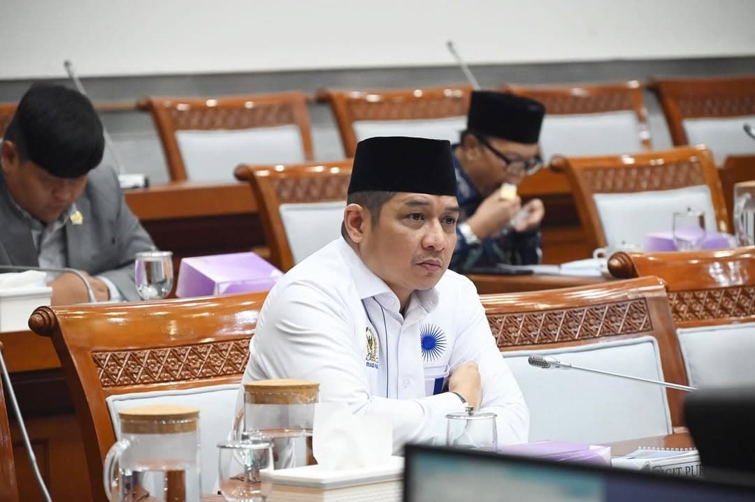 Pasha Ungu Jawab Rumor Mundur Jadi Anggota DPR Pasha Ungu Jawab Rumor Mundur Jadi Anggota DPR