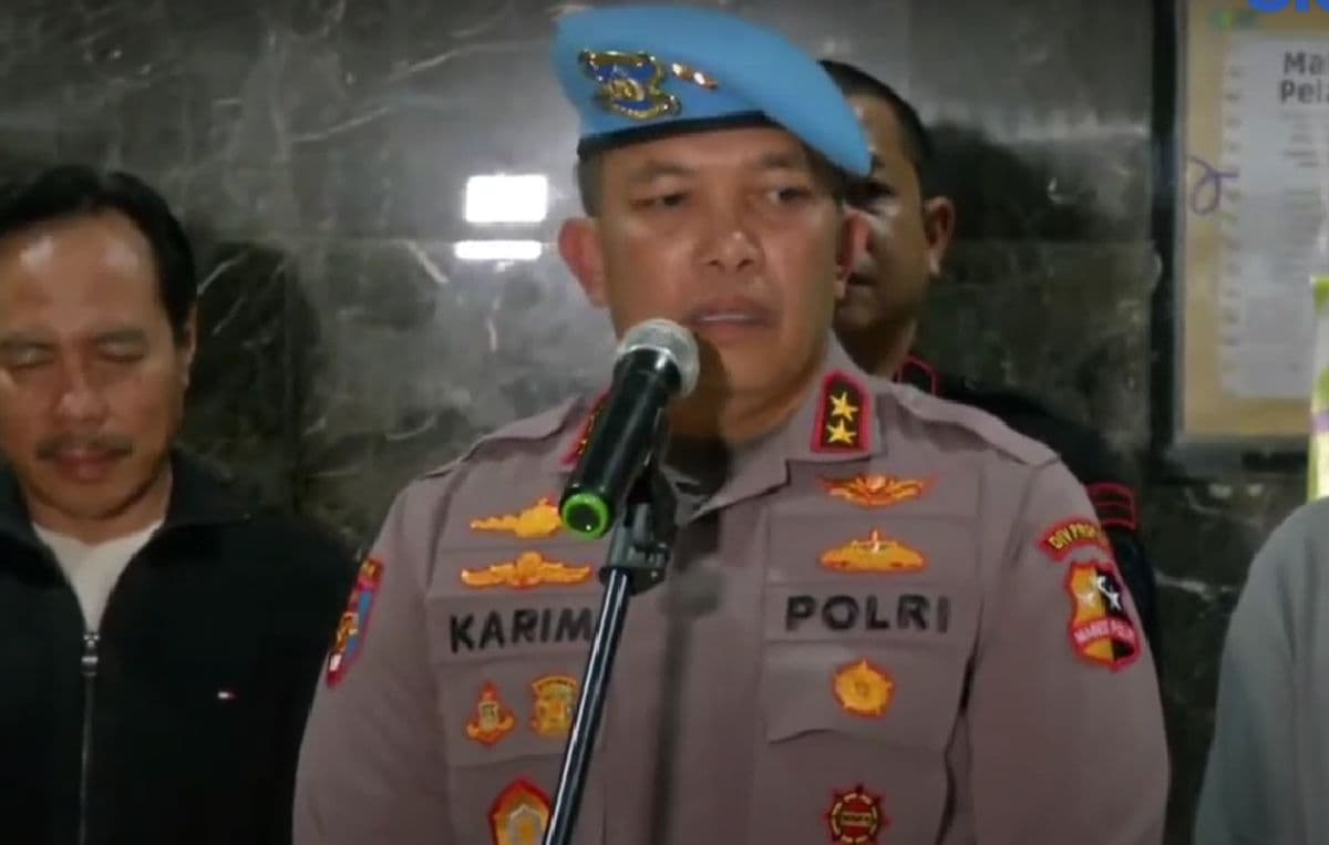 Kadiv Propam: 7 Polisi yang Melindas Pemgemudi Ojol Hingga Meninggal Diperiksa Malam Ini Kadiv Propam: 7 Polisi yang Melindas Pemgemudi Ojol Hingga Meninggal Diperiksa Malam Ini