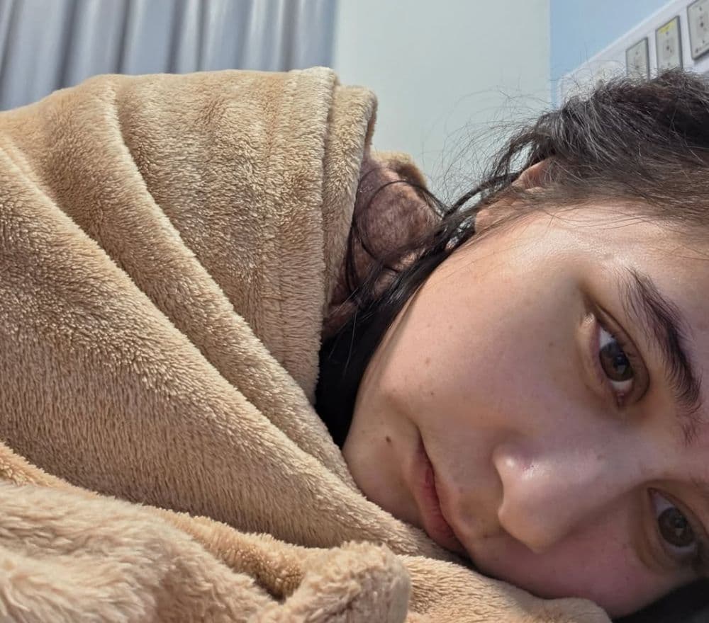 Jatuh Sakit, Prilly Latuconsina Sering Infus di Tempat Syuting Jatuh Sakit, Prilly Latuconsina Sering Infus di Tempat Syuting