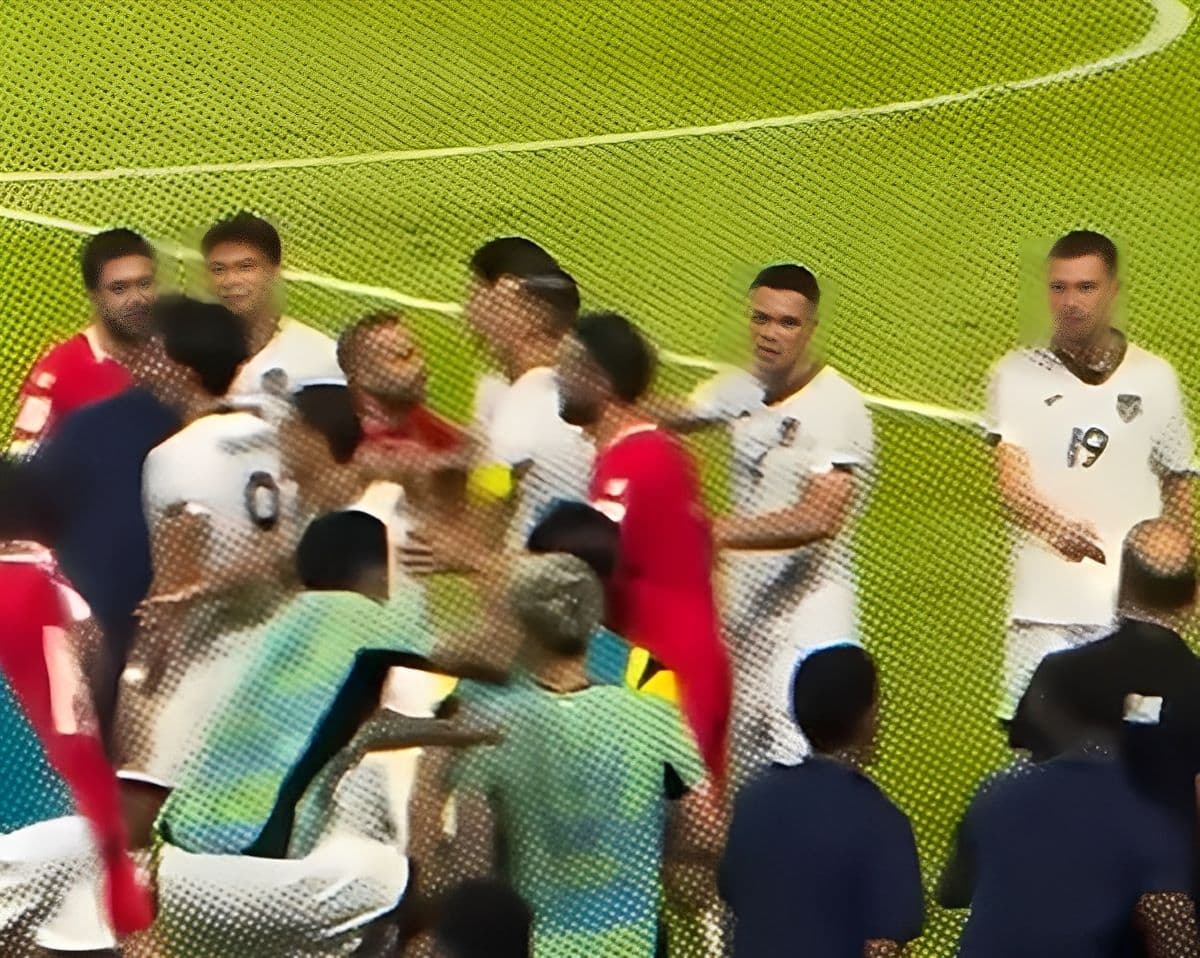 Aksi Kocak Rizky Ridho yang Pilih Loncat-Loncat ketimbang Ribut dengan Pemain Timnas Lebanon Aksi Kocak Rizky Ridho yang Pilih Loncat-Loncat ketimbang Ribut dengan Pemain Timnas Lebanon