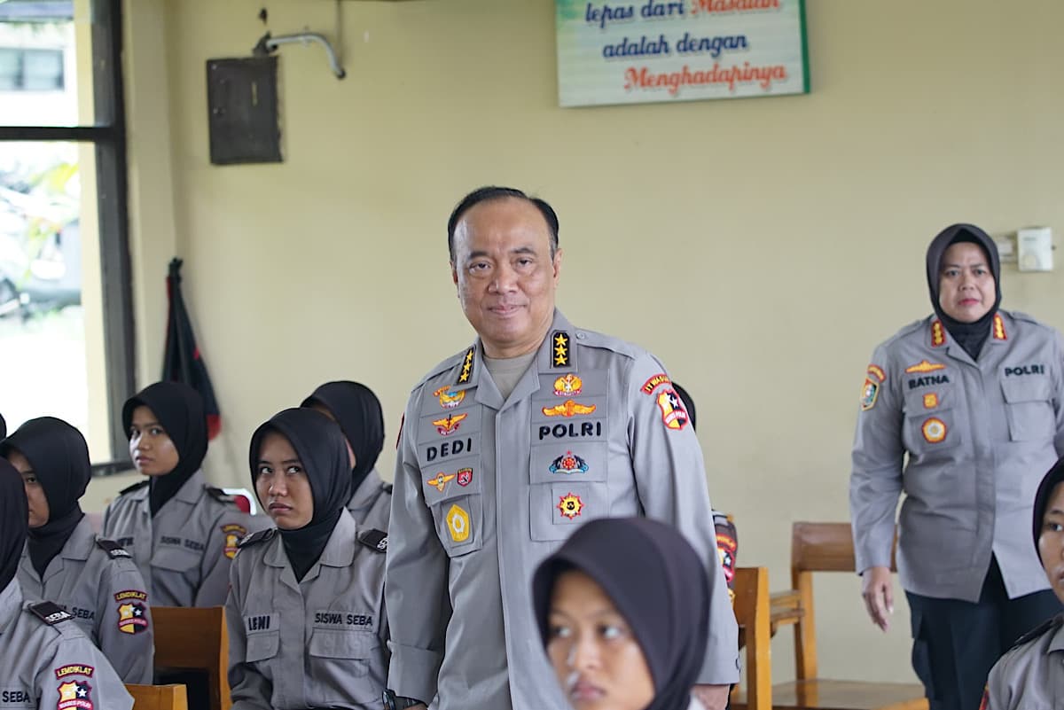 Profil Komjen Dedi Prasetyo, Jenderal Profesor Peraih MURI Calon Kuat Kapolri Baru 2025 Profil Komjen Dedi Prasetyo, Jenderal Profesor Peraih MURI Calon Kuat Kapolri Baru 2025