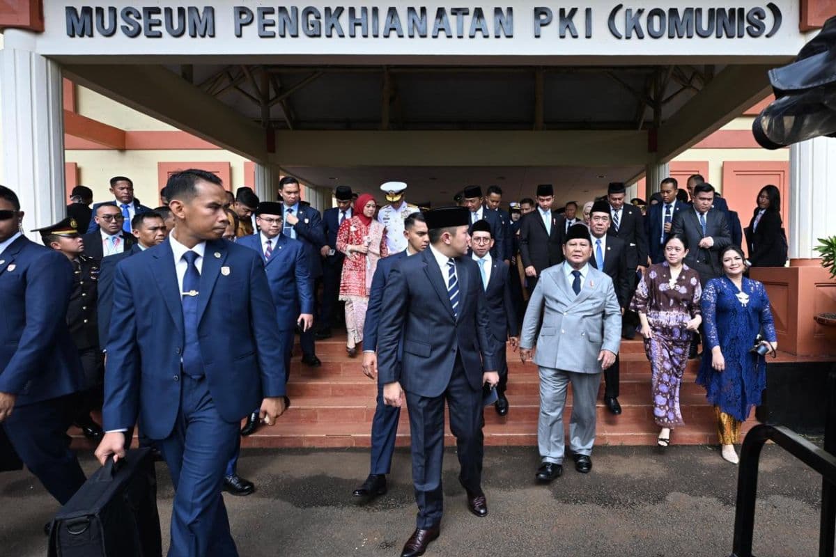 Kunjungi Museum Pengkhianatan PKI, Prabowo Kenang Peristiwa G30S di Lubang Buaya Kunjungi Museum Pengkhianatan PKI, Prabowo Kenang Peristiwa G30S di Lubang Buaya