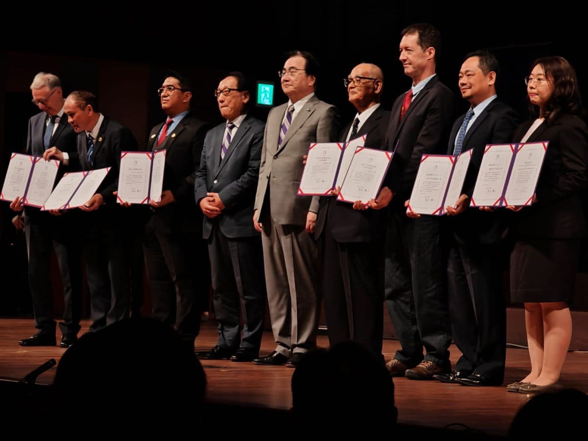 Rektor UI Terima Penghargaan Internasional dari Tohoku University, Harumkan Nama Indonesia ‎ Rektor UI Terima Penghargaan Internasional dari Tohoku University, Harumkan Nama Indonesia ‎