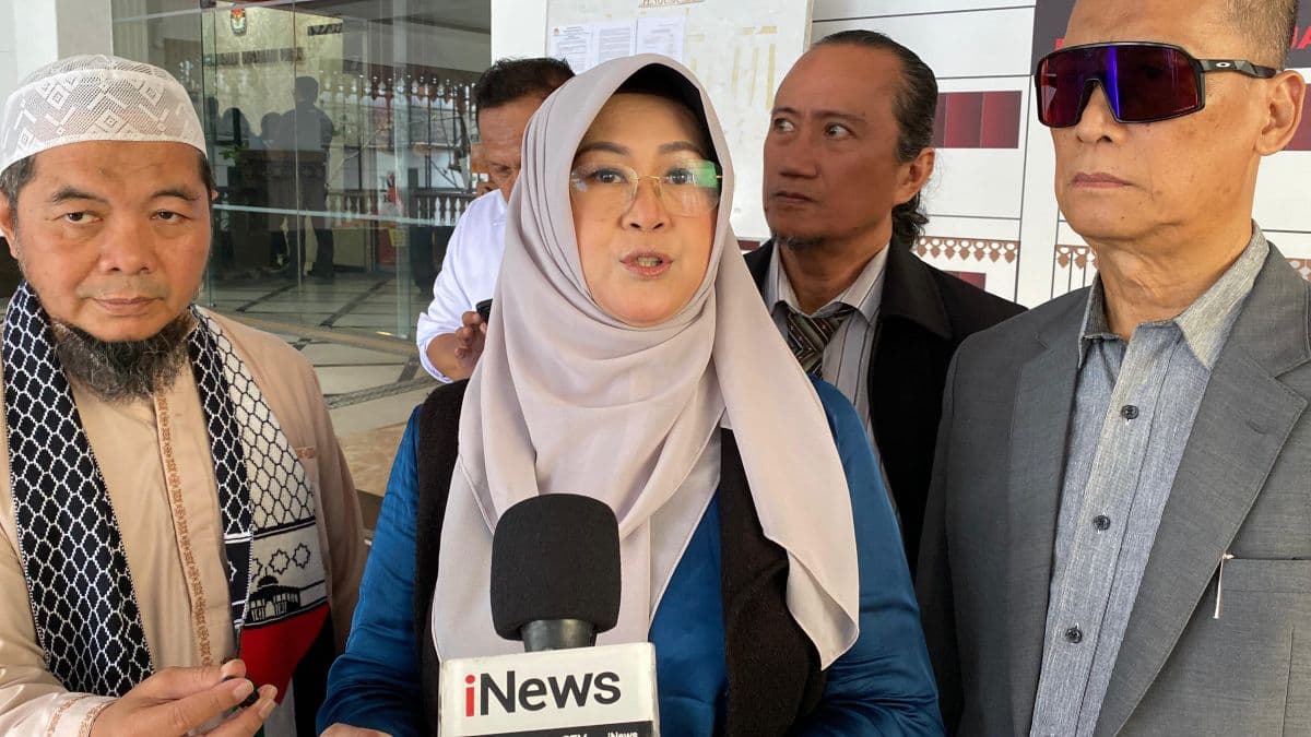 Dr. Tifa Temukan Keanehan di Salinan Ijazah Jokowi: Tanda Tangan dan NIM Dihapus Dr. Tifa Temukan Keanehan di Salinan Ijazah Jokowi: Tanda Tangan dan NIM Dihapus