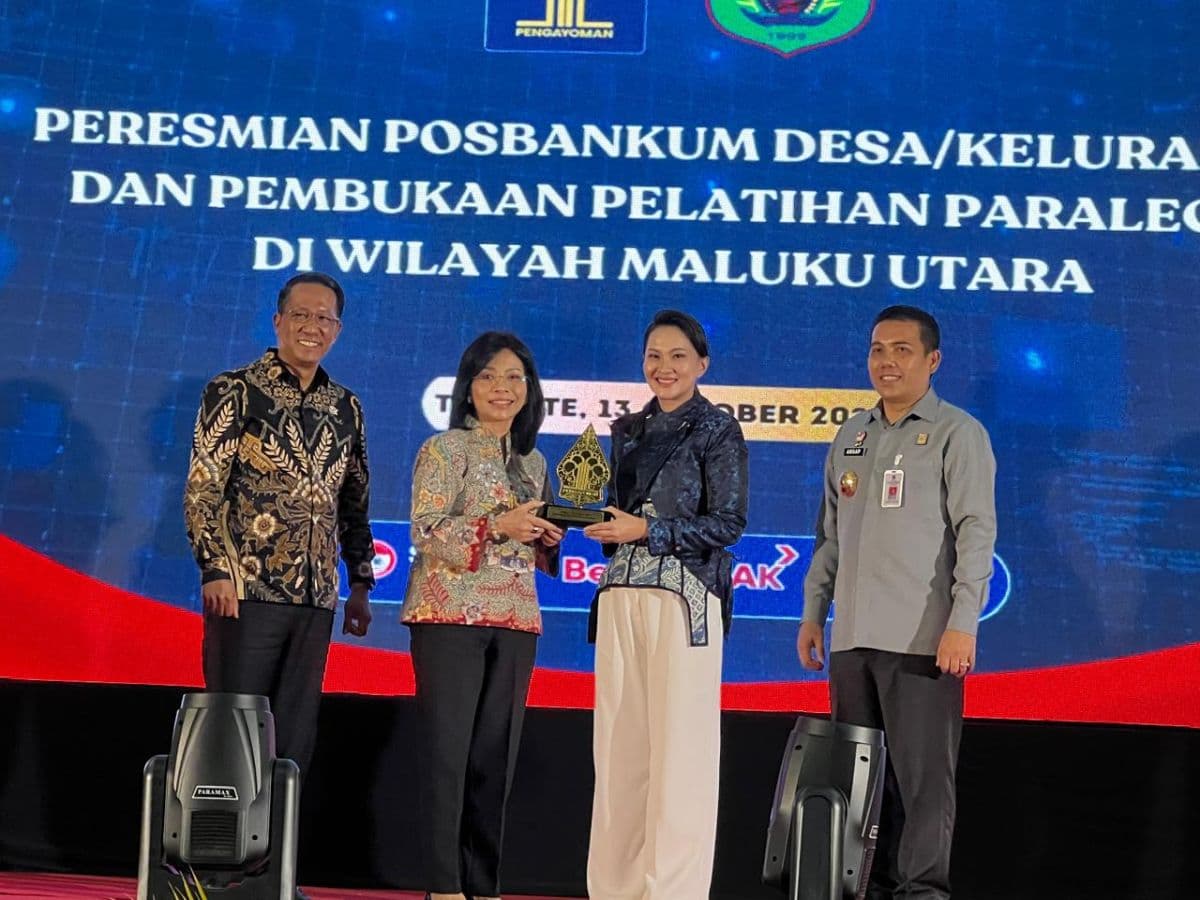 Gandeng Kemenkum, Gubernur Sherly Pastikan Akses Keadilan Telah Masuk ke Pelosok Desa Gandeng Kemenkum, Gubernur Sherly Pastikan Akses Keadilan Telah Masuk ke Pelosok Desa