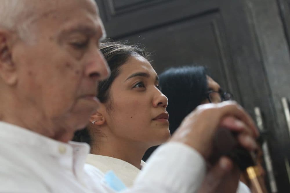 Harapan Pulang ke Rumah Pupus, Istri Nadiem Makarim Terpaku Dengar Putusan Hakim Harapan Pulang ke Rumah Pupus, Istri Nadiem Makarim Terpaku Dengar Putusan Hakim