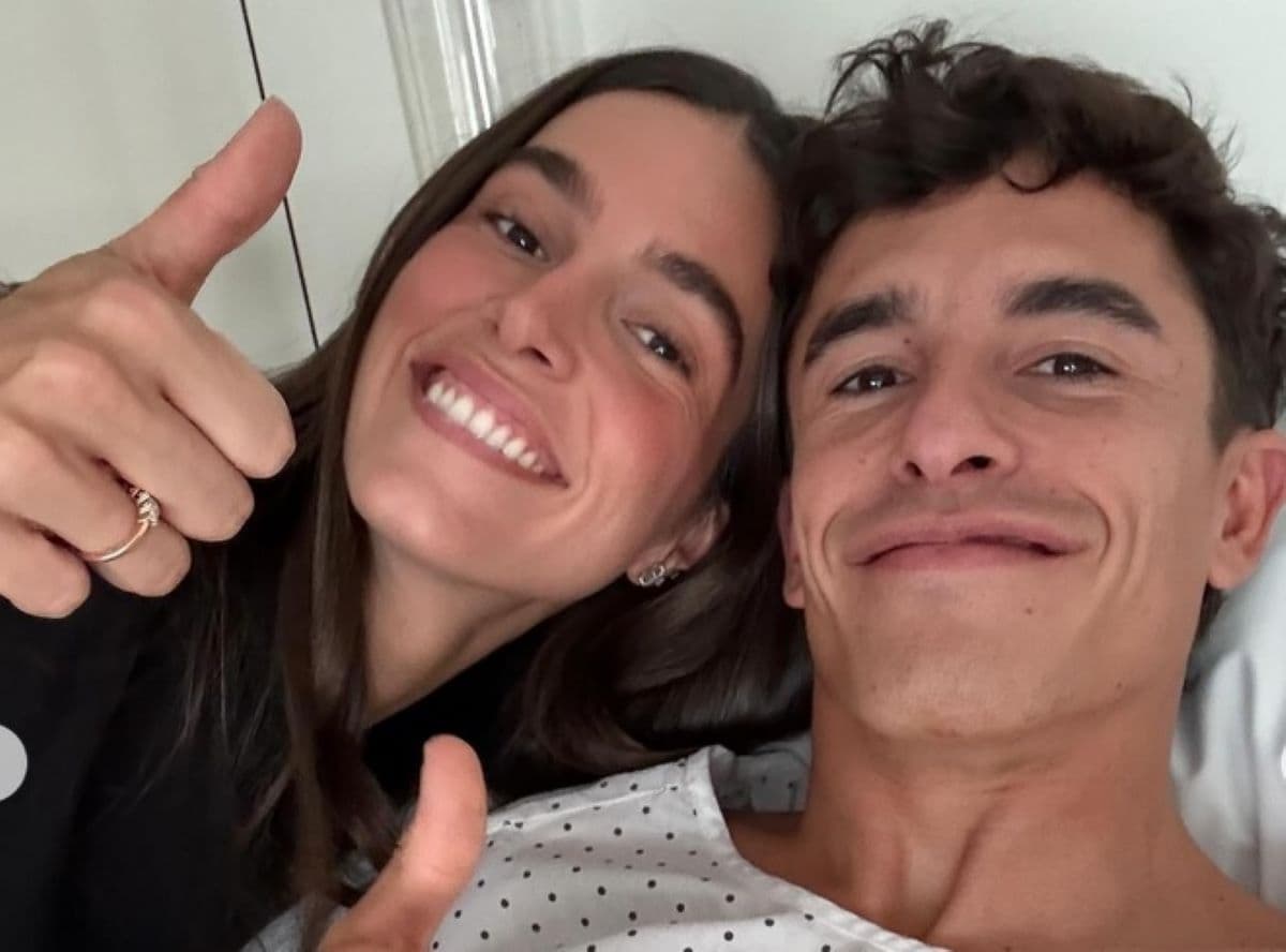 Kisah Romantis Marc Marquez, Tetap Bahagia Setelah Operasi Berkat Dukungan Kekasih Kisah Romantis Marc Marquez, Tetap Bahagia Setelah Operasi Berkat Dukungan Kekasih