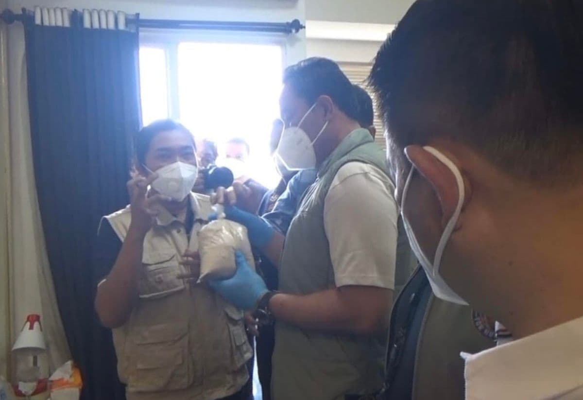Lab Sabu di Apartemen Cisauk Digerebek, 2 Orang Ditangkap! Lab Sabu di Apartemen Cisauk Digerebek, 2 Orang Ditangkap!
