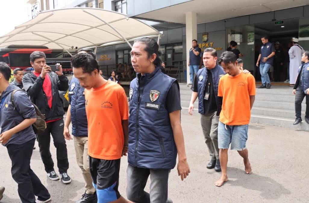 Dua Bandit Spesialis Pencurian Rumah Kosong Ditangkap, Begini Modusnya! Dua Bandit Spesialis Pencurian Rumah Kosong Ditangkap, Begini Modusnya!