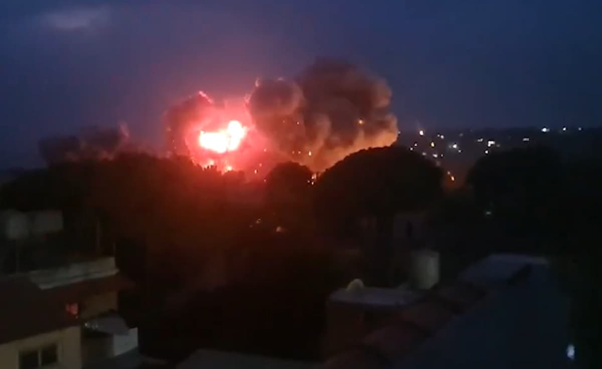 Israel Lancarkan Serangan Udara Besar-besaran ke Lebanon Israel Lancarkan Serangan Udara Besar-besaran ke Lebanon