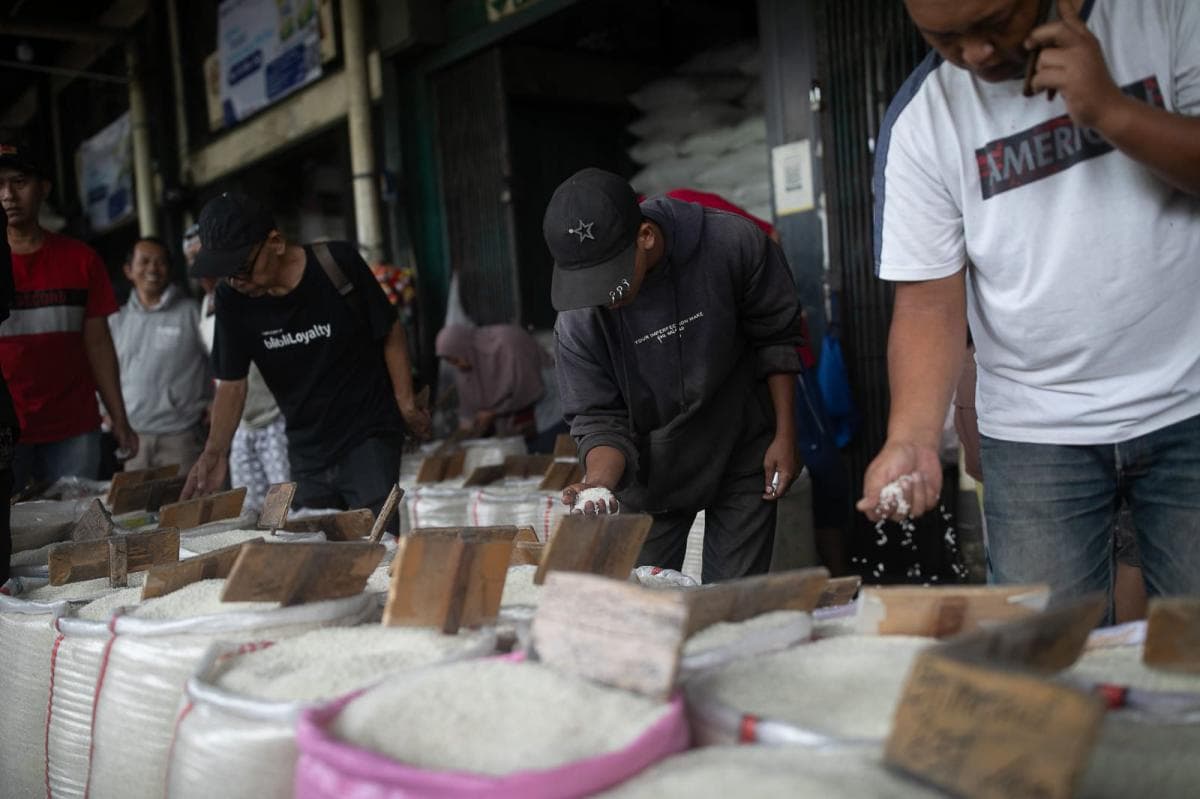 Bapanas Ingatkan Pedagang Jangan Naikkan Harga Beras Seenaknya, Tak Sesuai HET Izin Dicabut Bapanas Ingatkan Pedagang Jangan Naikkan Harga Beras Seenaknya, Tak Sesuai HET Izin Dicabut