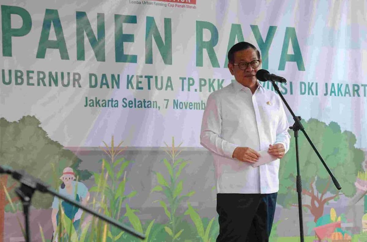 Pramono Teken Pergub Pekerja Gaji di Bawah Rp6,2 Juta Gratis Naik Transjakarta hingga MRT Pramono Teken Pergub Pekerja Gaji di Bawah Rp6,2 Juta Gratis Naik Transjakarta hingga MRT